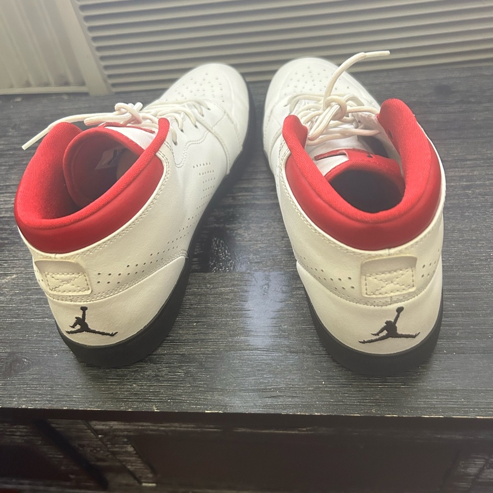 Jordan - Picture 4 of 7